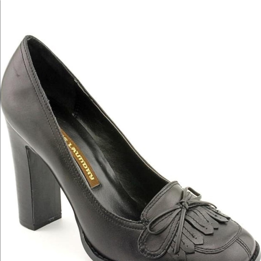 Chinese Laundry 2021 leather block-heel pumps featuring a decorative fringe.